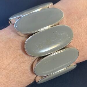 Polished Gray Oval Stretch Bracelet